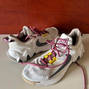 Nike Giannis Immortality Basketball Shoes – Men’s Size 10